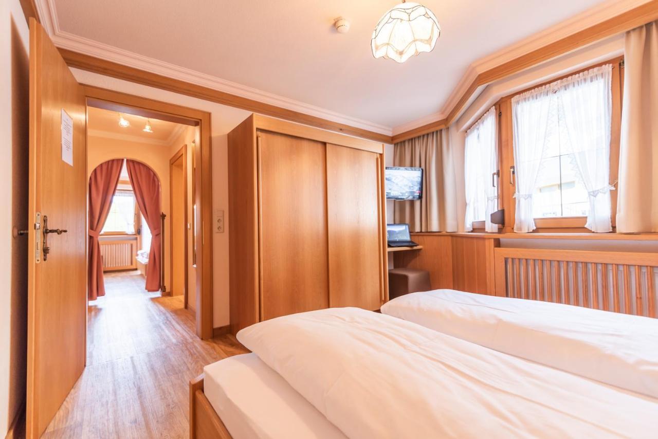 ايشجل Hotel Garni Apart Tina المظهر الخارجي الصورة