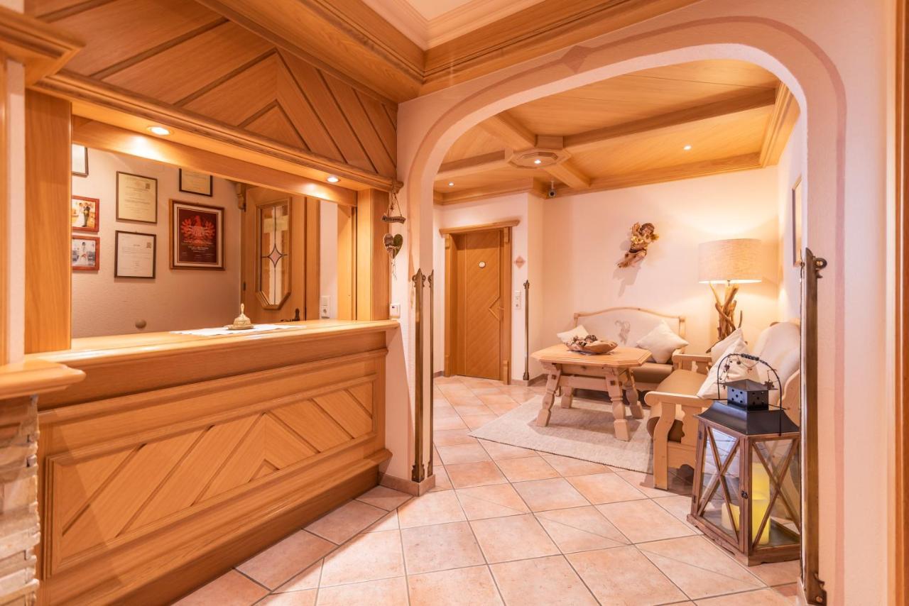 ايشجل Hotel Garni Apart Tina المظهر الخارجي الصورة