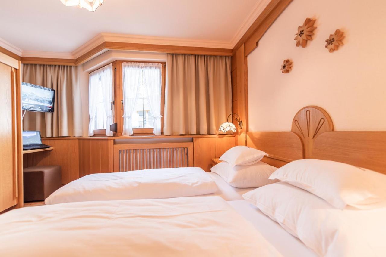 ايشجل Hotel Garni Apart Tina المظهر الخارجي الصورة