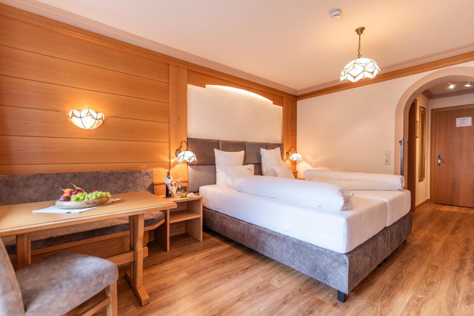 ايشجل Hotel Garni Apart Tina المظهر الخارجي الصورة