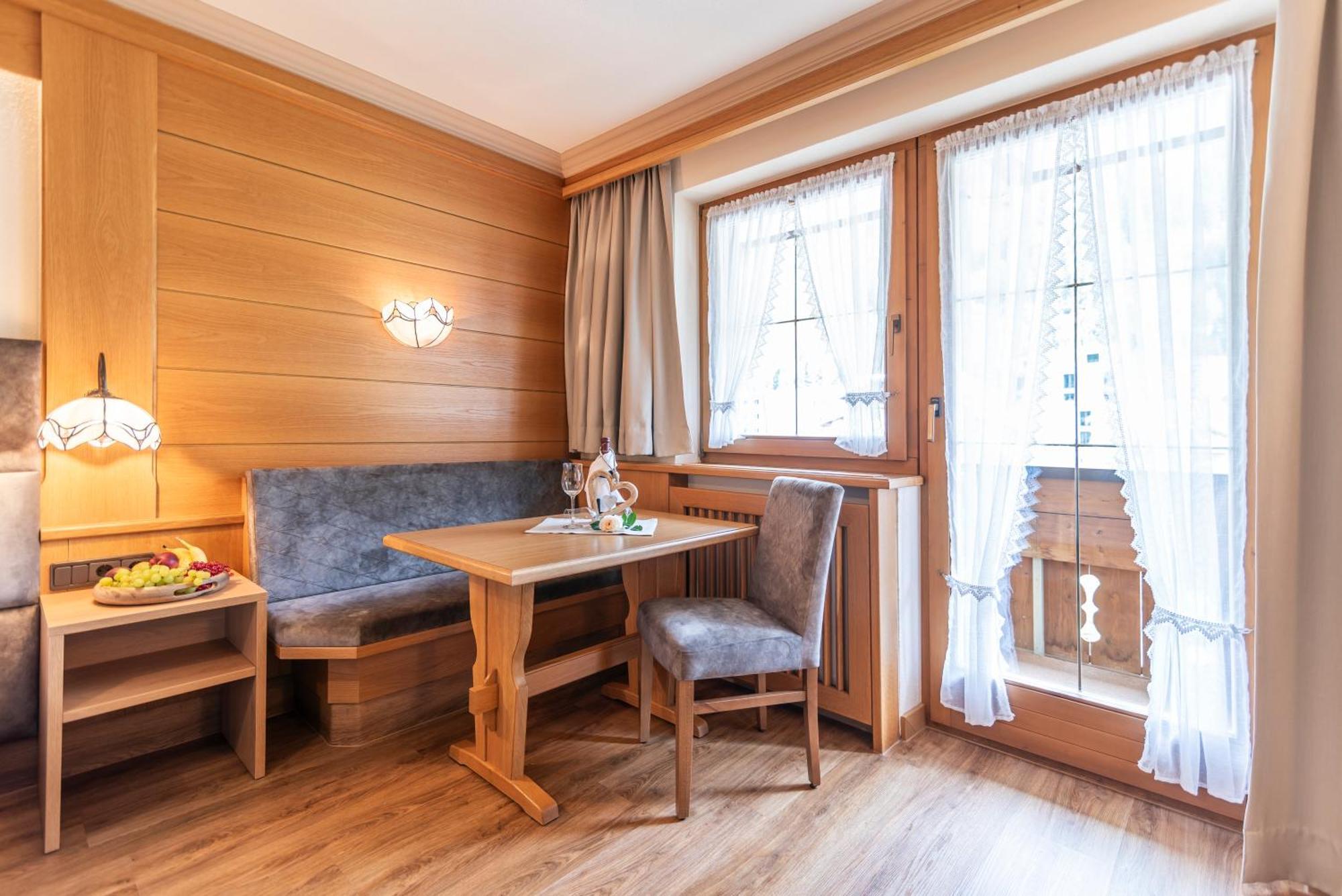 ايشجل Hotel Garni Apart Tina المظهر الخارجي الصورة